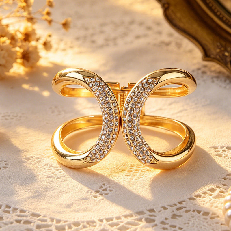 Elegant Chain Details