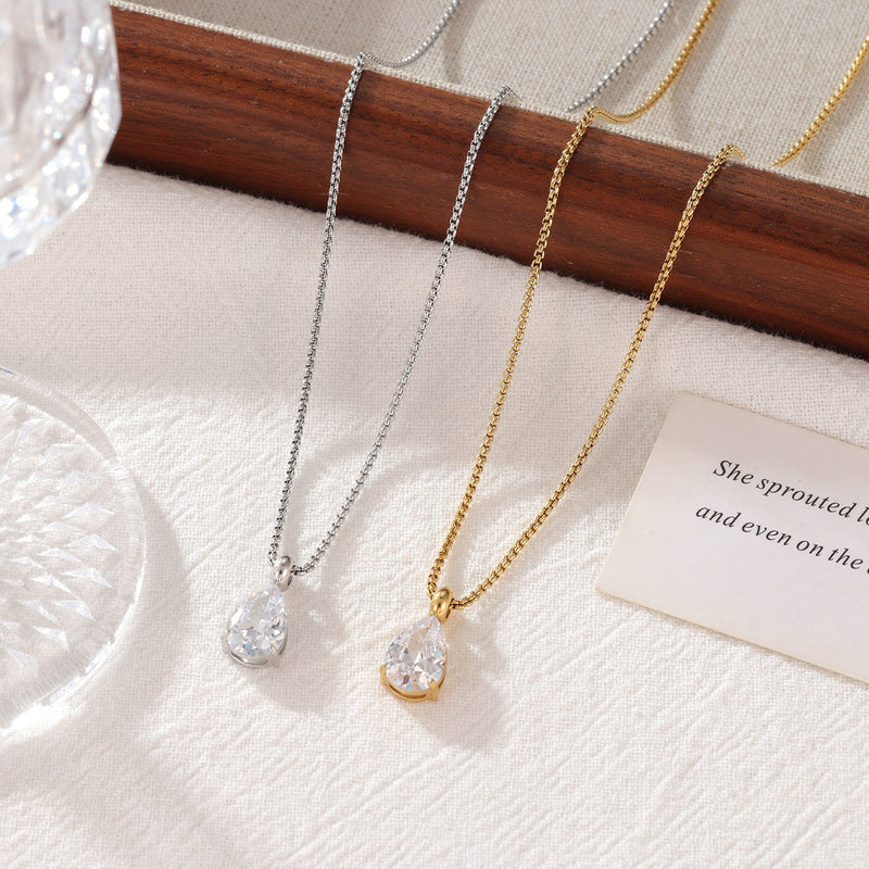 Dainty Necklace Details