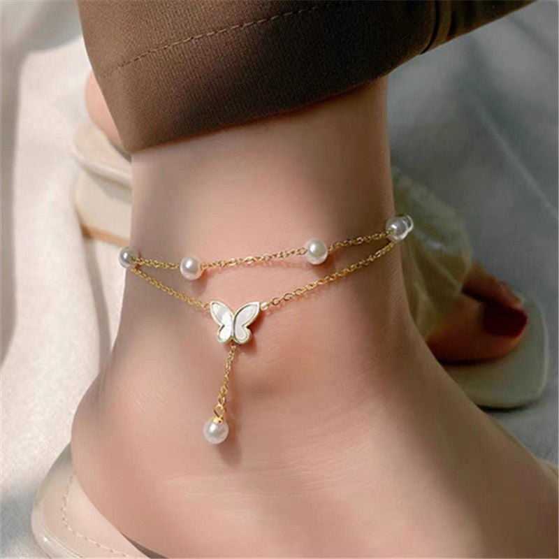 Delicate Ankle Details